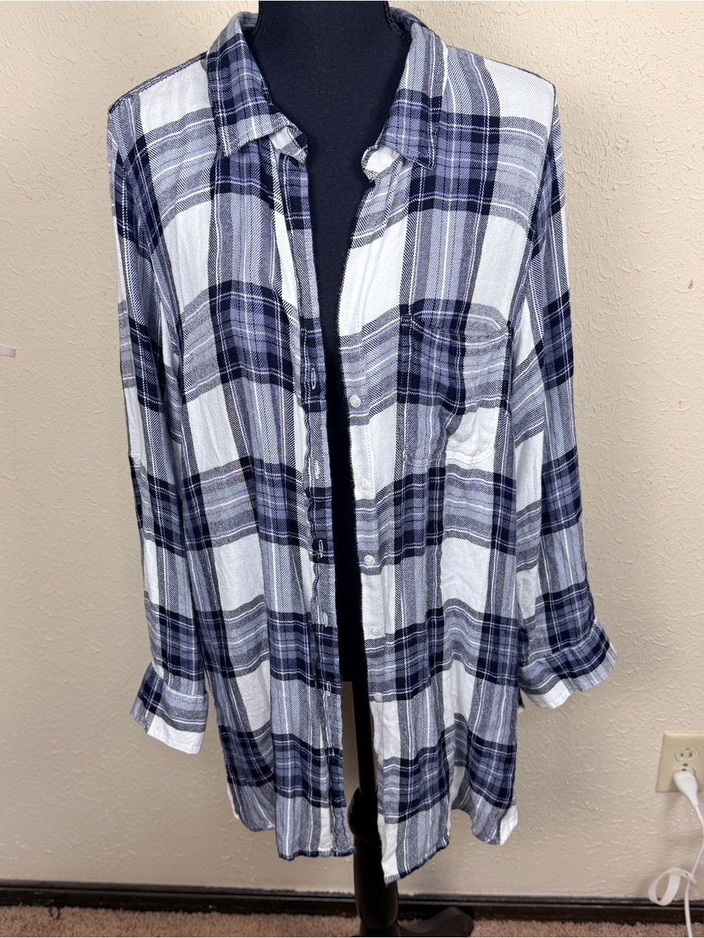 Velvet Heart Women’s 2X Plaid Shirt 100% Rayon Flowy Roll Tab Sleeve Soft Casual